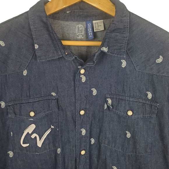 H&M Divided Denim Paisley Button-Down Shirt. Pearl Snaps. Women's XL. F0079 - Picture 2 of 10